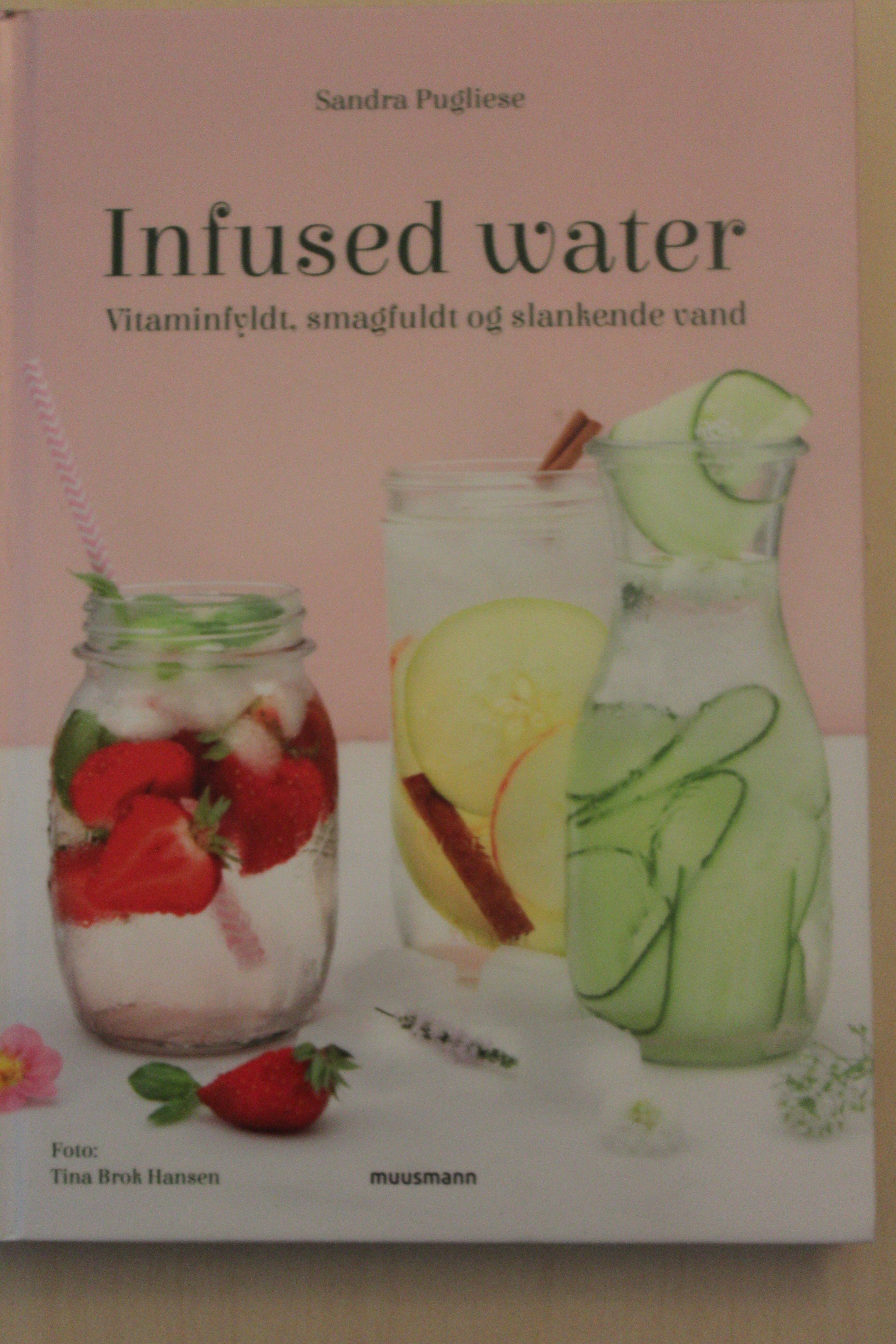 Infused Water forfatter Sandra Pugliese